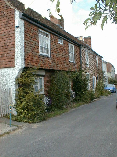OakCottage.jpg (83615 bytes)